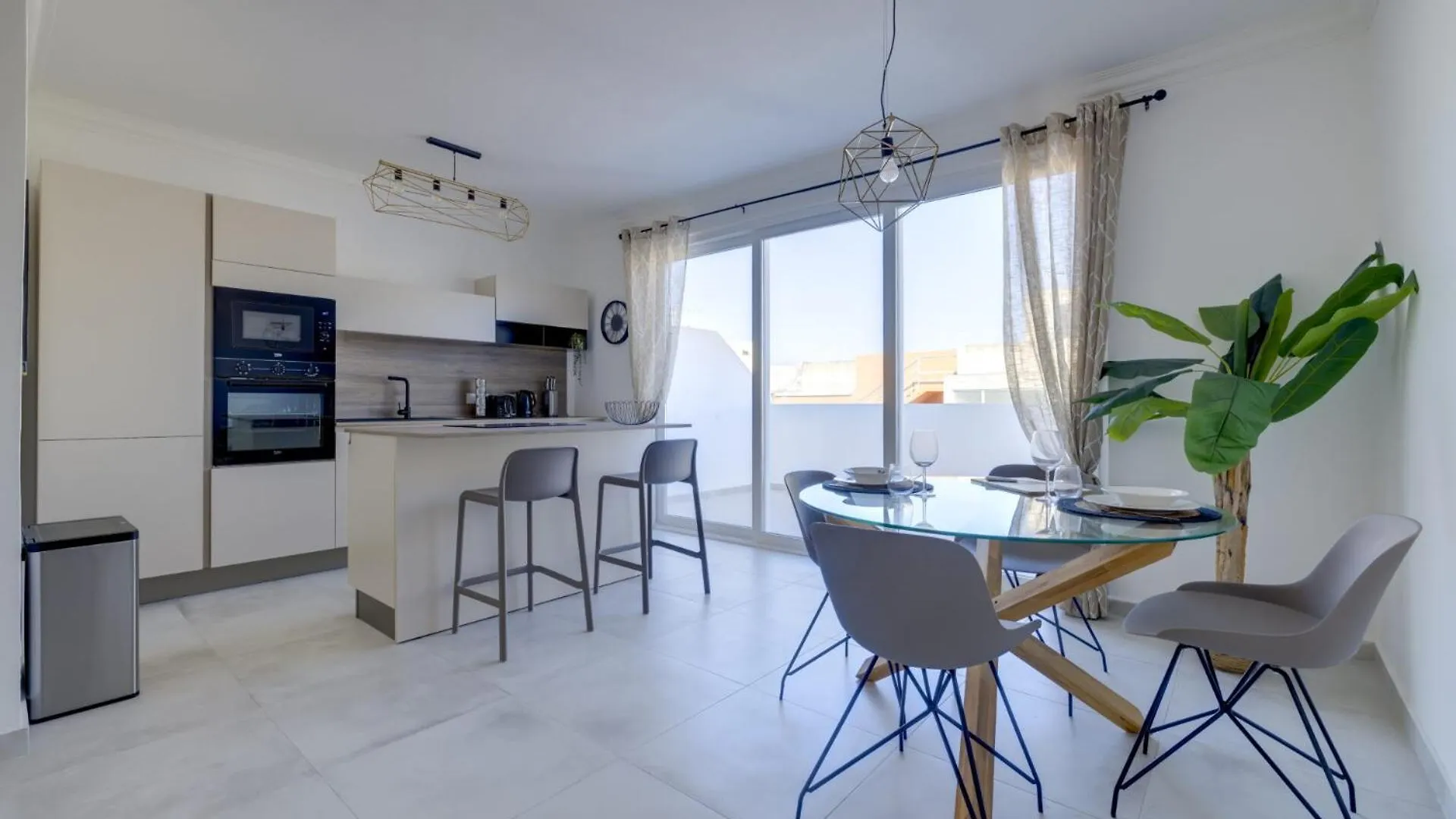 Stunning Penthouse In Msida Your Perfect Getaway